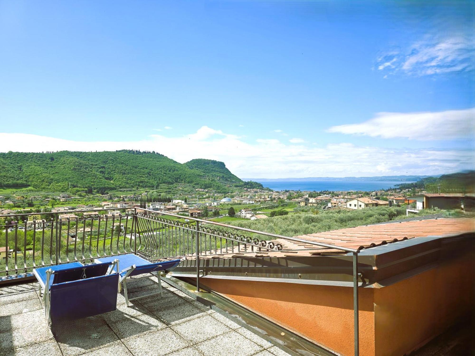 Relais Villa Olivi Costermano Room photo